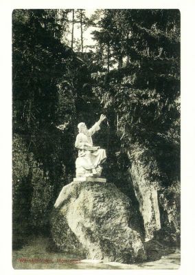 Монрепо. Статуя Вяйнемяйнена. Открытка 1910-х годов