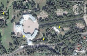 Павловск. Дворец и тройная аллея. Снимок со спутника
