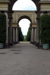 Потсдам. Вид на Бельведер через арки дворца Оранжери