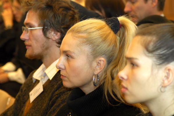 Василий Дмитриевич Журов и Елена Владимировна Голосова (ГБС) среди участников конференции