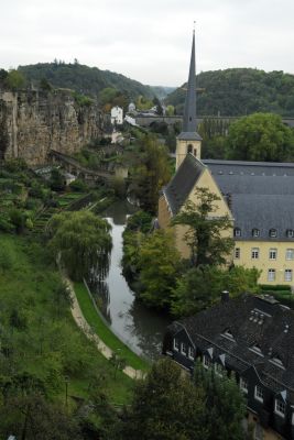 Регулярный огород на реке Альзетт в Люксембурге