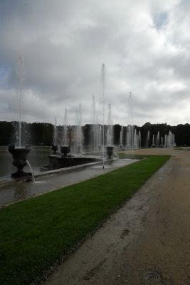 Подарок Версаля - в сухой день на пять минут включили фонтаны