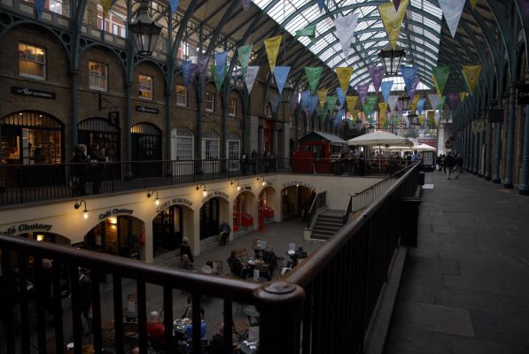 Лондон. Рынок Ковент-Гарден, с 1980 - торговый центр