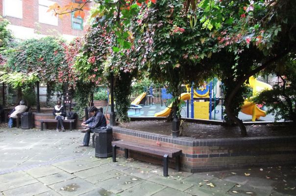 Лондон. Сады Драри-Лейн - место тихого отдыха. Фото Елены Лапенко