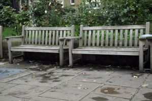Лондон. Памятные скамьи в саду Ковент-Гарден