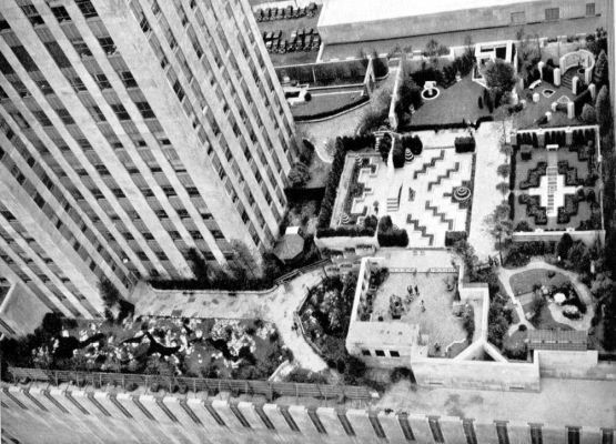 Сады Наций на крыше Центра Рокфеллера в Нью-Йорке. 1930-е